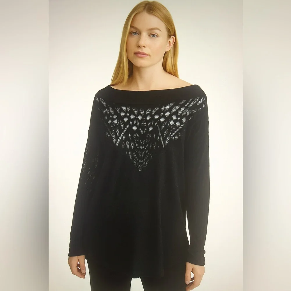 Free people oversized high low lightweight sweater. Size small